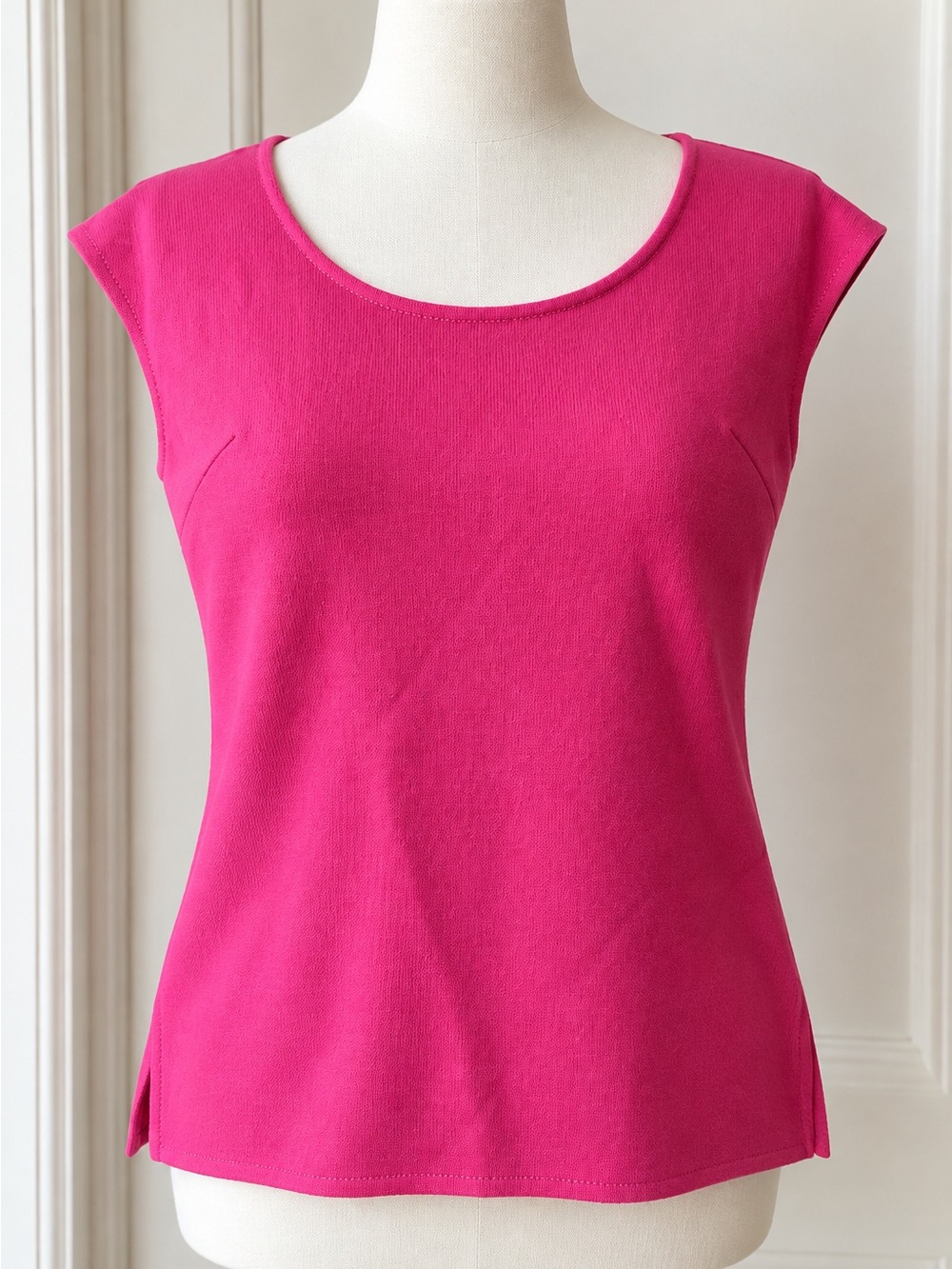 St. John Hot Pink Wool Rayon Knit Cap Sleeve Top Petite Quiet Luxury Fall Spring
